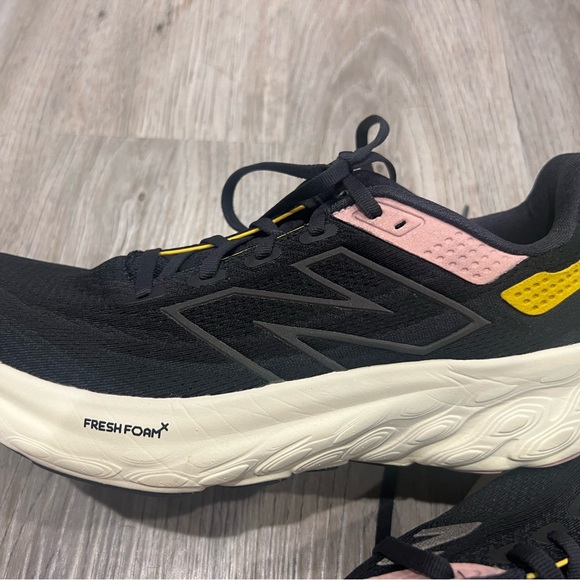 New Balance Women's 1080 size 10 - Picture 7 of 7